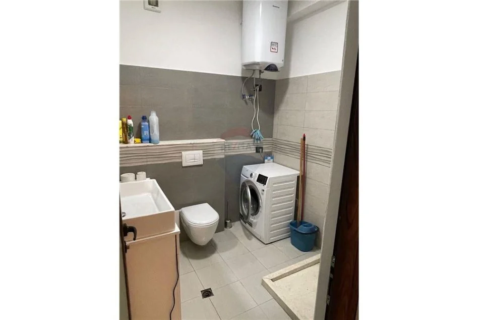 Tirane, shitet apartament 2+1 Kati 2, 117 m² 165.000 € (Kopshti Botanik)