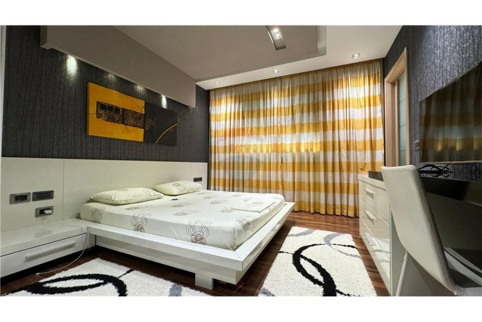 Tirane, shitet apartament 2+1 , 122 m² 299.000 € (Ish Ekspozita - Bulevardi Gjergj Fishta)