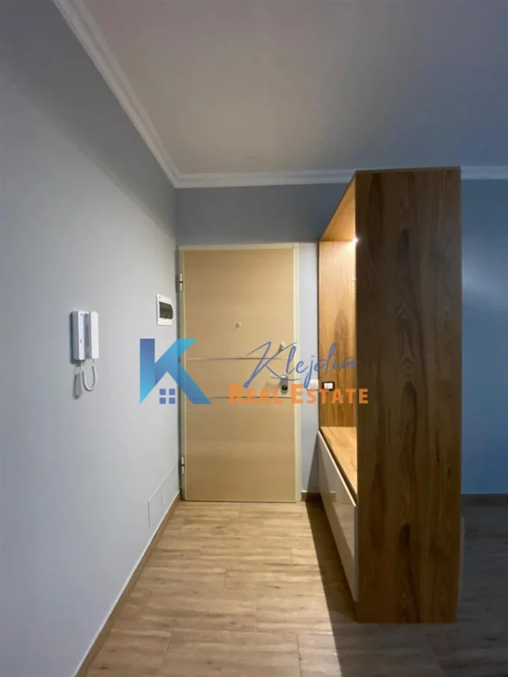 Tirane, jepet me qera apartament 1+1 Kati 2, 67 m² 600 € (Rruga Haxhi Hysen Dalliu, afer Prokurorise)