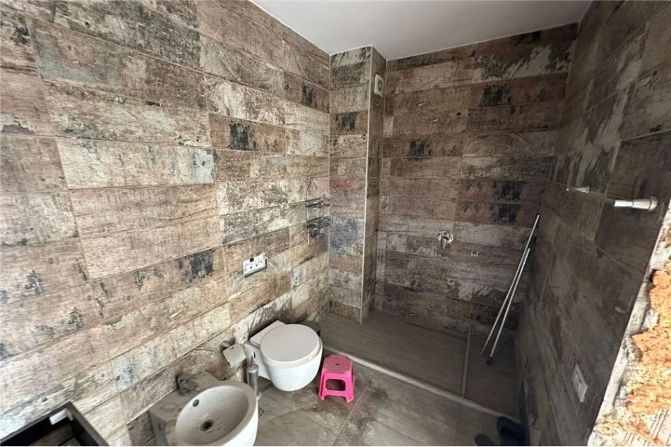 Tirane, shitet apartament 1+1 , 103 m² 109.000 € (Amerikan 3)