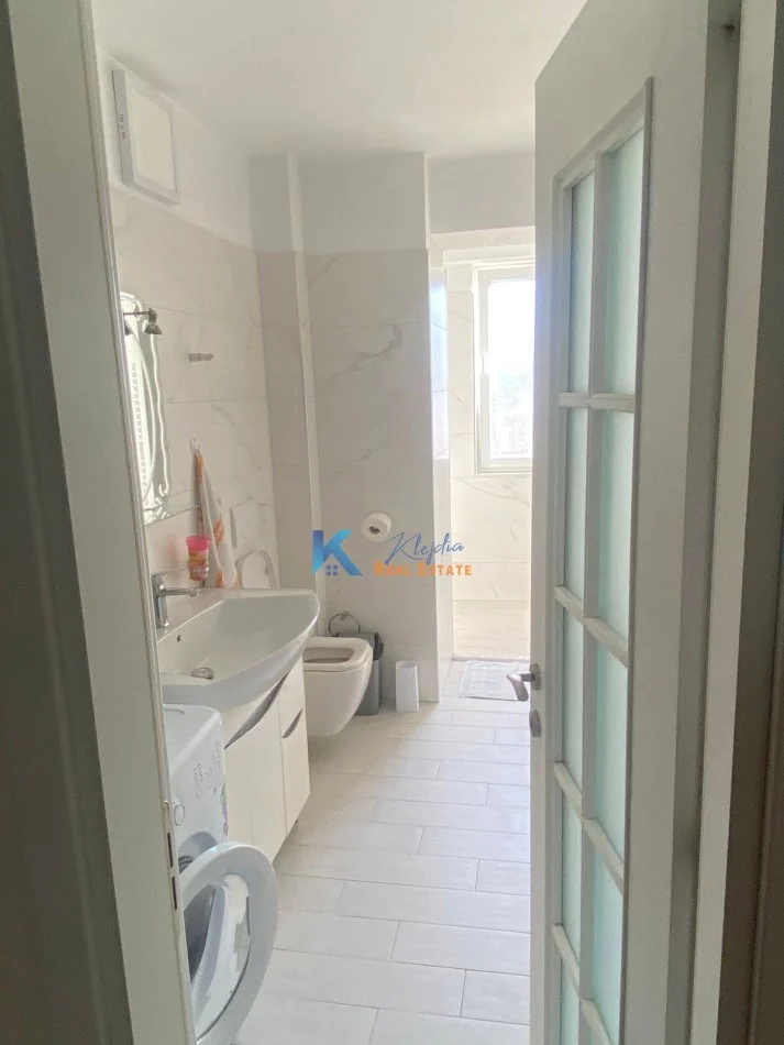 Tirane, jap me qera apartament Kati 3, 50 m² 500 € (Rruga e Elbasanit)