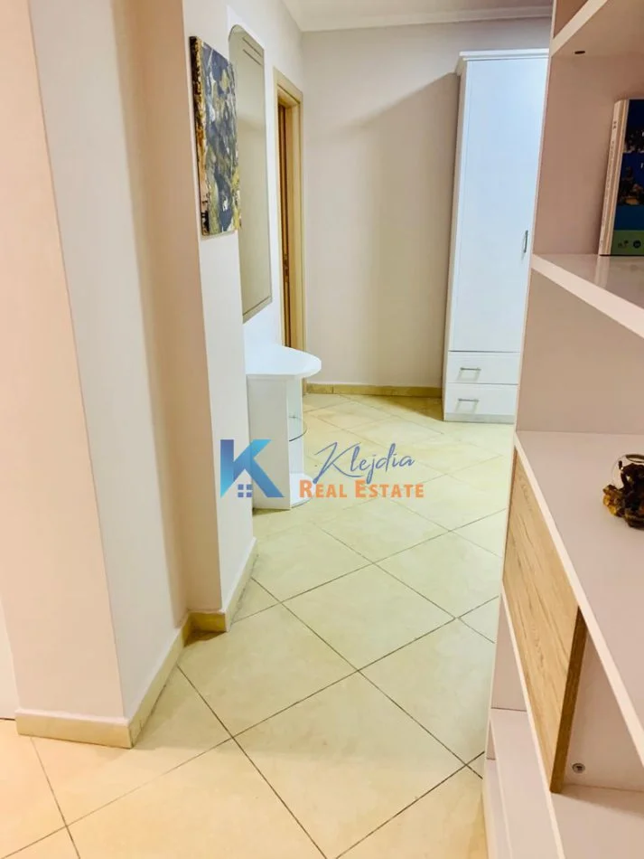 Tirane, jap me qera apartament 2+1+Ballkon Kati 5, 80 m² 550 € (Myslym Shyr)