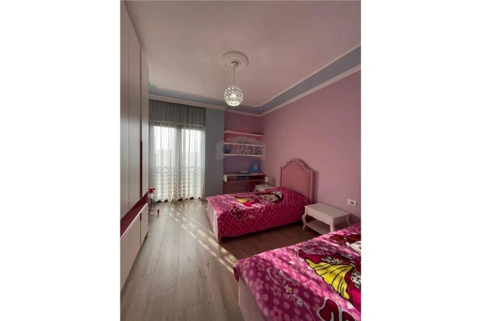 Tirane, shitet apartament 3+1 Kati 7, 145 m² 250.000 € (Green City - Fusha e Aviacionit)