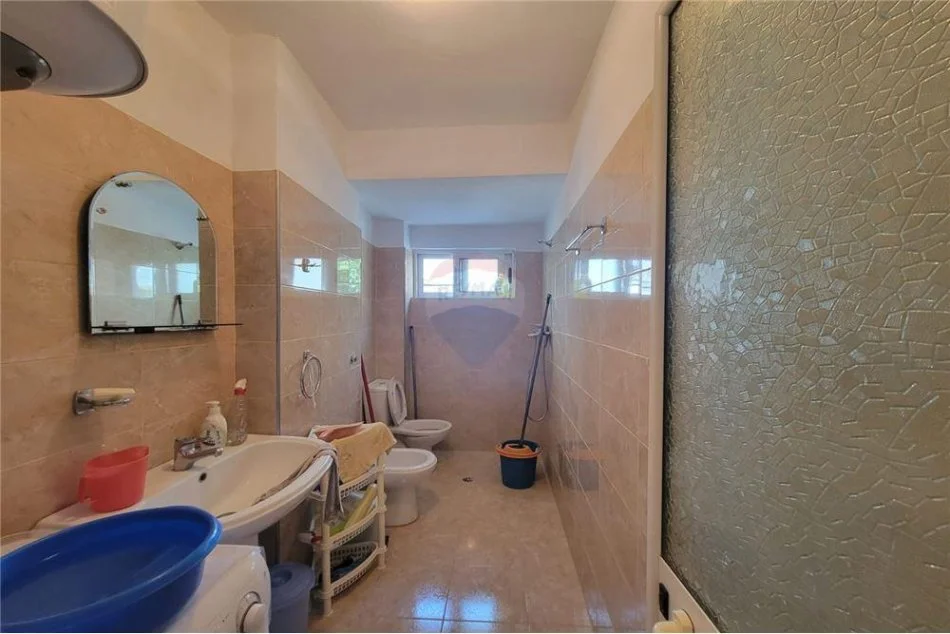 Tirane, jepet me qera apartament 2+1 Kati 2, 70 m² 400 € (BABE REXHA - 21 Dhjetori)