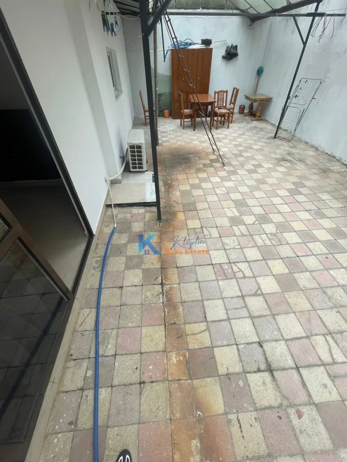 Tirane, jap me qera apartament 2+1+Ballkon Kati 2, 100 m² 800 € (Afer Librit Universitar)