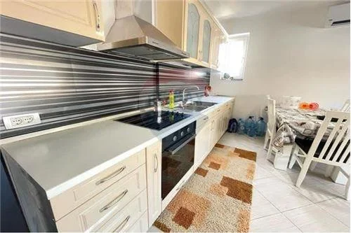 Tirane, jepet me qera apartament 1+1 Kati 3, 85 m² 500 € (Rruga Ali Spahia - Rruga e Dibrës - Shkolla e Kuqe)