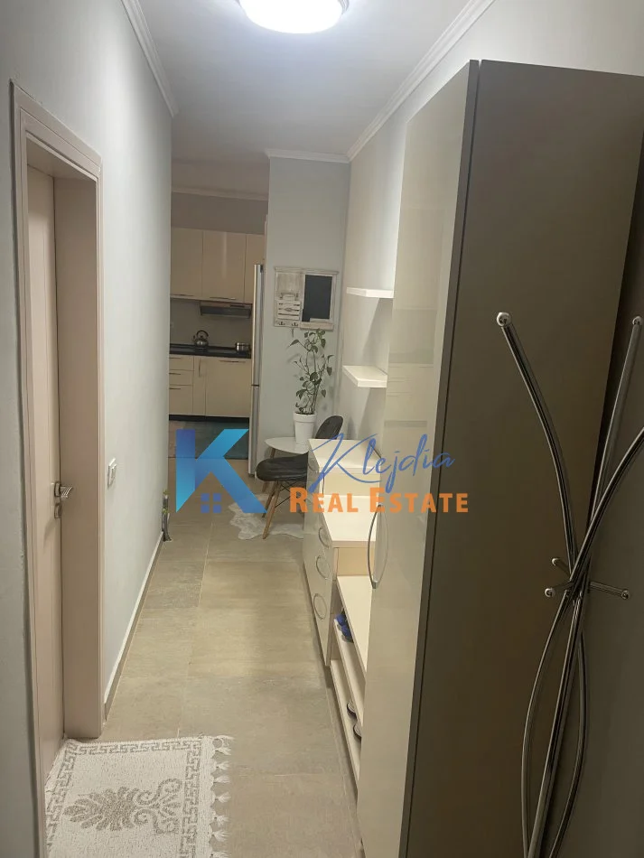 Tirane, jap me qera apartament 2+1+Ballkon Kati 1, 100 m² 900 € (Liqeni i Thate)