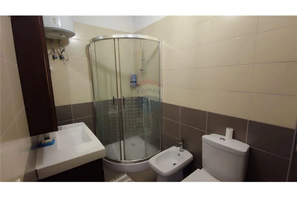 Tirane, shitet apartament 1+1 Kati 4, 74 m² 155.000 € (Rruga e Kavajës - Globe)