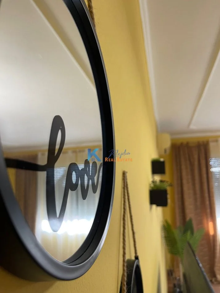 Tirane, jap me qera apartament 3+1+Ballkon Kati 2, 124 m² 900 € (Ish tregu Elektrik)