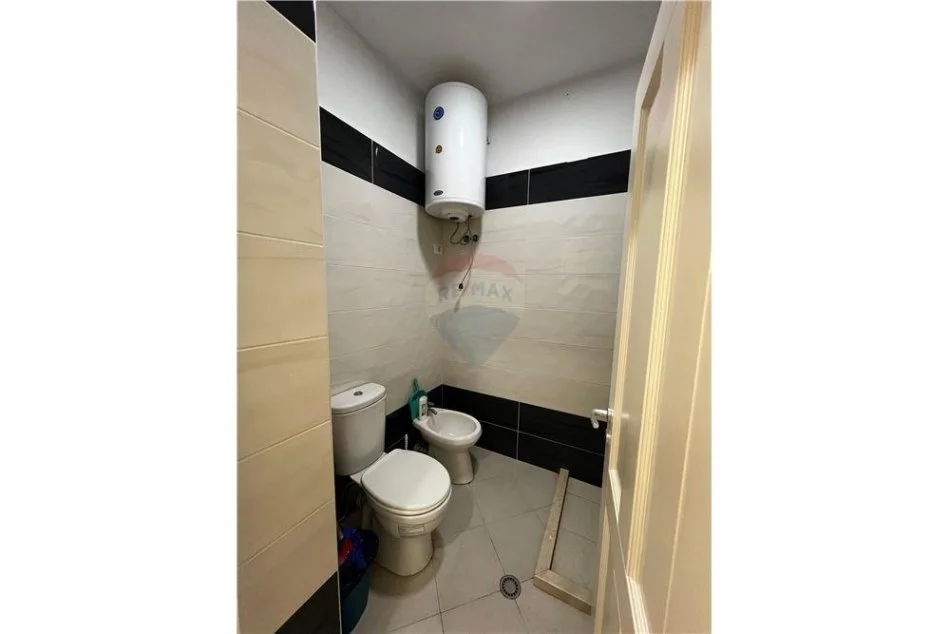 shitet apartament 1+1 , 54 m² 83.700 € (Gjiri Lalzit)