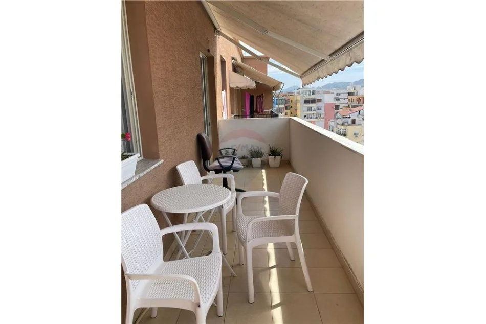 Tirane, jepet me qera apartament 2+1 , 77 m² 500 € (rruga foto xhadella - Astir)