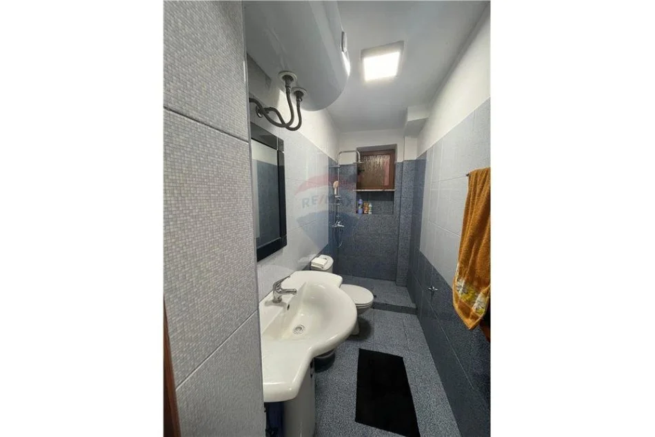 Tirane, jepet me qera apartament 1+1 Kati 1, 60 m² 400 € (Rruga e Dibrës - Medreseja)