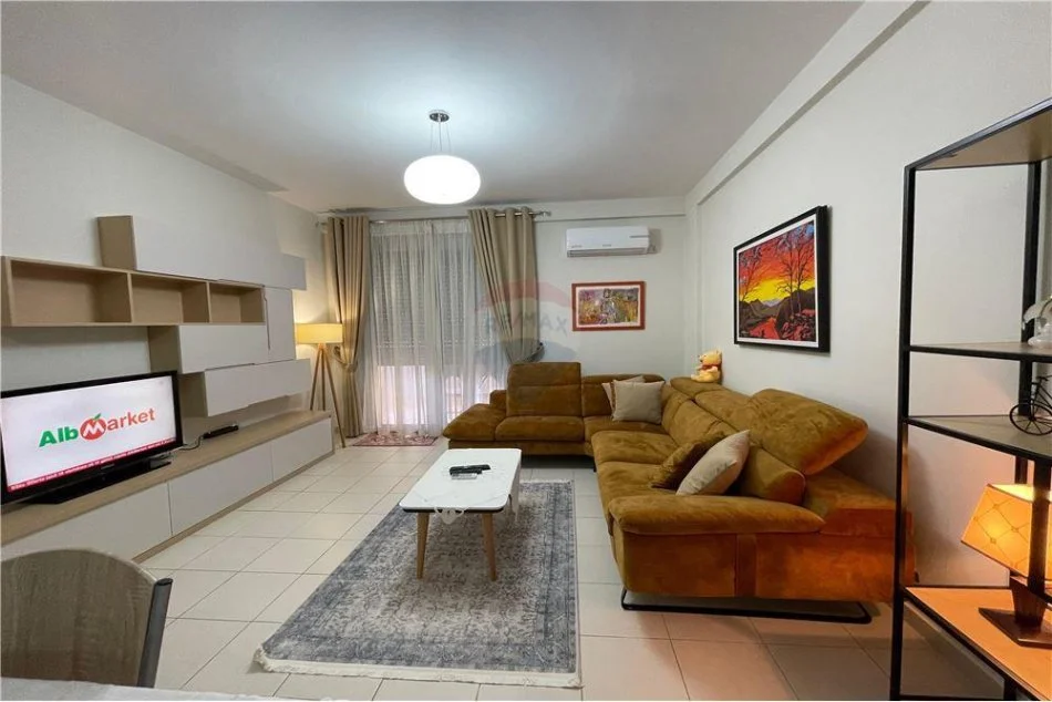 Tirane, jepet me qera apartament 1+1 Kati 3, 70 m² 500 € (Rruga Peti - Liqeni i Thatë)