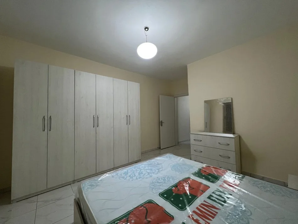 Tirane, jepet me qera 1+1+Ballkon Kati 3, 320 € (fresk)