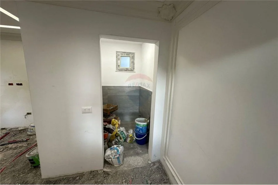 Tirane, shitet apartament 3+1 Kati 1, 139 m² 230.000 € (Rruga Petro Nini Luarasi - Shkolla Baletit)