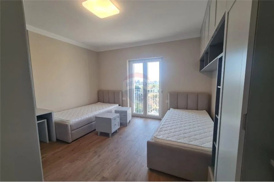 Tirane, shitet apartament 2+1 Kati 3, 110 m² 320.000 € (Rruga Liqeni i Thate - Tirana e Re - Liqeni i Tiranës)