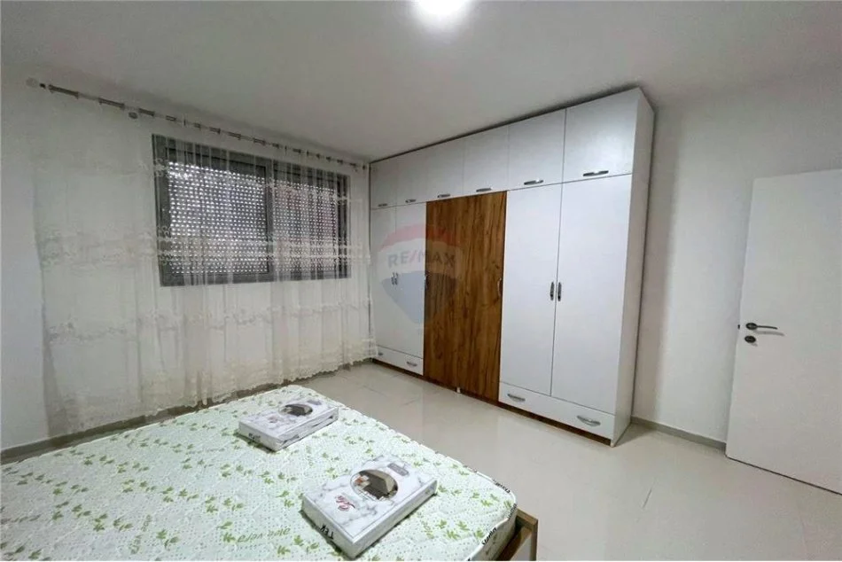 Tirane, jepet me qera apartament 2+1 Kati 1, 90 m² 350 € (Rruga Sotir Caci - Fresku)