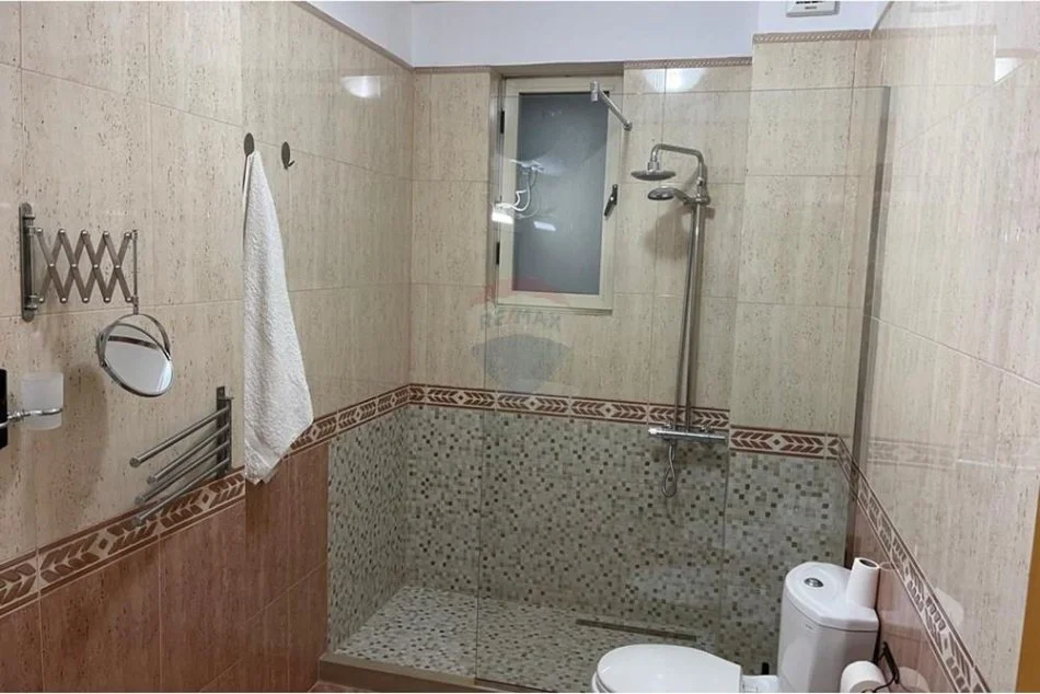 Tirane, jepet me qera apartament 2+1 Kati 9, 110 m² 800 € (Komuna e Parisit)