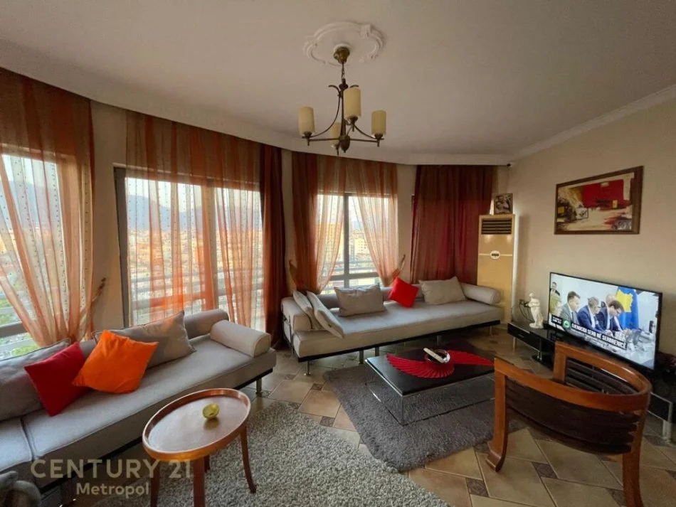 𝐓𝐢𝐫𝐚𝐧𝐞, 𝐣𝐞𝐩𝐞𝐭 𝐦𝐞 𝐪𝐞𝐫𝐚 𝐚𝐩𝐚𝐫𝐭𝐚𝐦𝐞𝐧𝐭+𝐯𝐞𝐫𝐚𝐧𝐝𝐞 | 𝐏𝐞𝐧𝐭𝐡𝐨𝐮𝐬𝐞 𝟑+𝟏 𝐊𝐚𝐭𝐢 𝟏𝟒, 𝟏𝟔𝟐 𝐦² 𝟏.𝟓𝟎𝟎 € (𝐙𝐨𝐠𝐮 𝐈 𝐙𝐢)