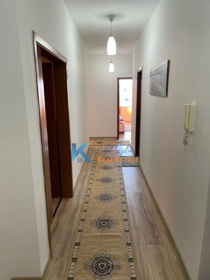 Tirane, jepet me qera apartament 2+1 , 120 m² (Zog te Zi, afer Ring Center)