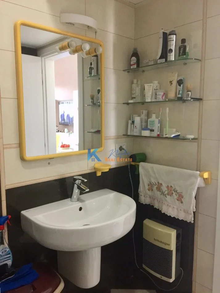 Tirane, jepet me qera apartament 1+1 Kati 7, 67 m² 700 € (Rruga e Bogdaneve)