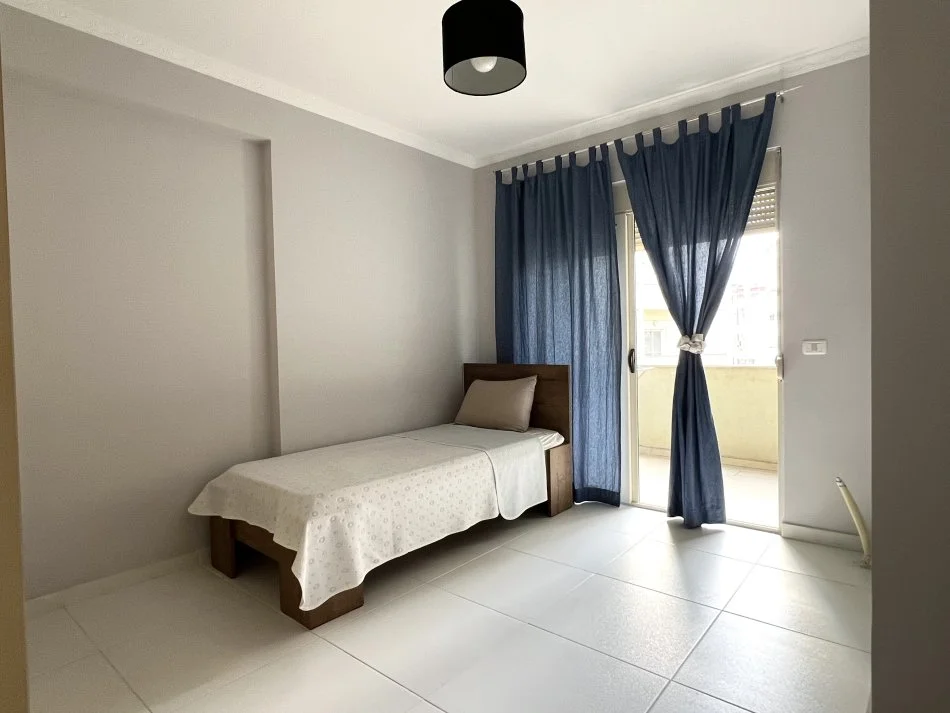 Tirane, shitet apartament 3+1+Post Parkimi Kati 4, 115 m² 125.000 € (Fresk)