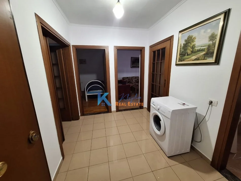 Tirane, jepet me qera apartament 2+1 Kati 2, 74 m² (Rruga Mine Peza, afer Hotel Kruja)