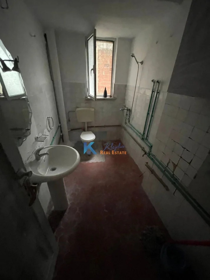 Tirane, shitet apartament 2+1 Kati 3, 66 m² 120.000 € (afer Pazarit te Ri, Rruga Hoxha Tahsim)