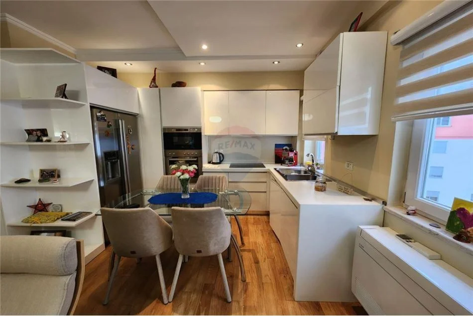 Tirane, jepet me qera apartament 1+1 Kati 5, 73 m² 550 € (Kapiten Mir Zoti - Liqeni i Thatë)