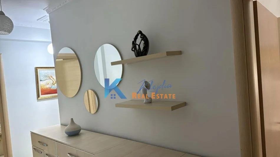 Tirane, jepet me qera apartament 2+1 Kati 5, 90 m² 600 € (Don Bosko, Viva Market)