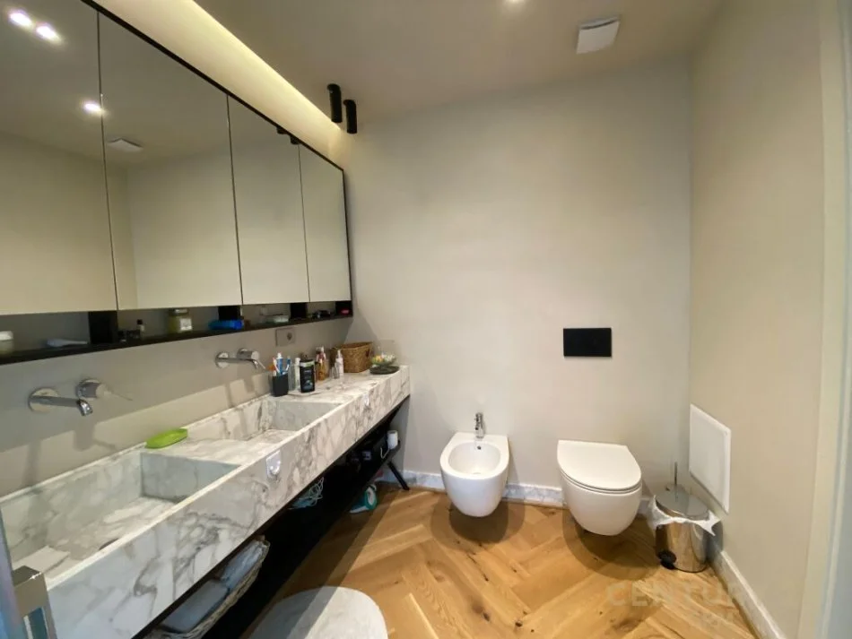 𝐓𝐢𝐫𝐚𝐧𝐞, 𝐣𝐞𝐩𝐞𝐭 𝐦𝐞 𝐪𝐞𝐫𝐚 𝐚𝐩𝐚𝐫𝐭𝐚𝐦𝐞𝐧𝐭 𝟑+𝟏 𝐊𝐚𝐭𝐢 𝟒, 𝟏𝟖𝟖 𝐦² 𝟑.𝟎𝟎𝟎 € (𝐈𝐬𝐡 𝐁𝐥𝐥𝐨𝐤𝐮)