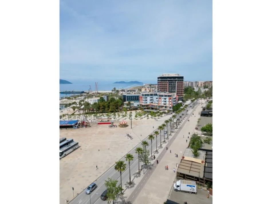Vlore, jepet me qera apartament 1+1+Garazh Kati 7, 65 m² 350 € (Pas CHIC Hotel, Rruga Cameria) RV44307