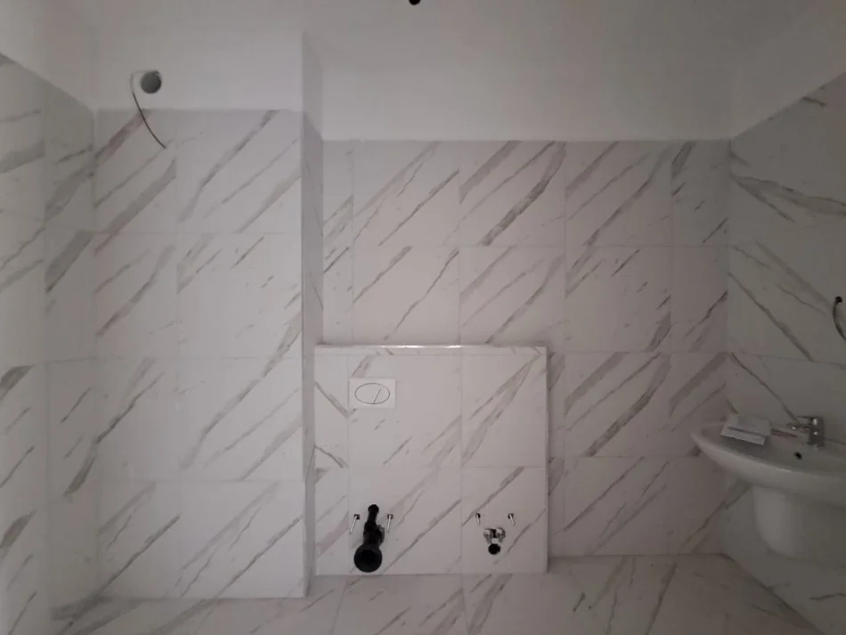 Tirane, shes apartament 2+1+Ballkon Kati 5, 128 m² 195.000 €