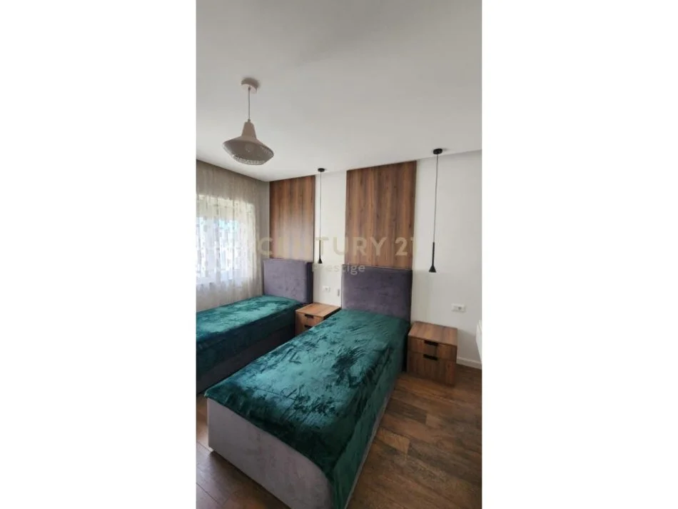 𝐓𝐢𝐫𝐚𝐧𝐞, 𝐣𝐞𝐩𝐞𝐭 𝐦𝐞 𝐪𝐞𝐫𝐚 𝐚𝐩𝐚𝐫𝐭𝐚𝐦𝐞𝐧𝐭 𝟑+𝟏 𝐊𝐚𝐭𝐢 𝟗, 𝟏𝟓𝟑 𝐦² 𝟐.𝟓𝟎𝟎 € (𝐑𝐫𝐮𝐠𝐚 𝐞 𝐄𝐥𝐛𝐚𝐬𝐚𝐧𝐢𝐭)