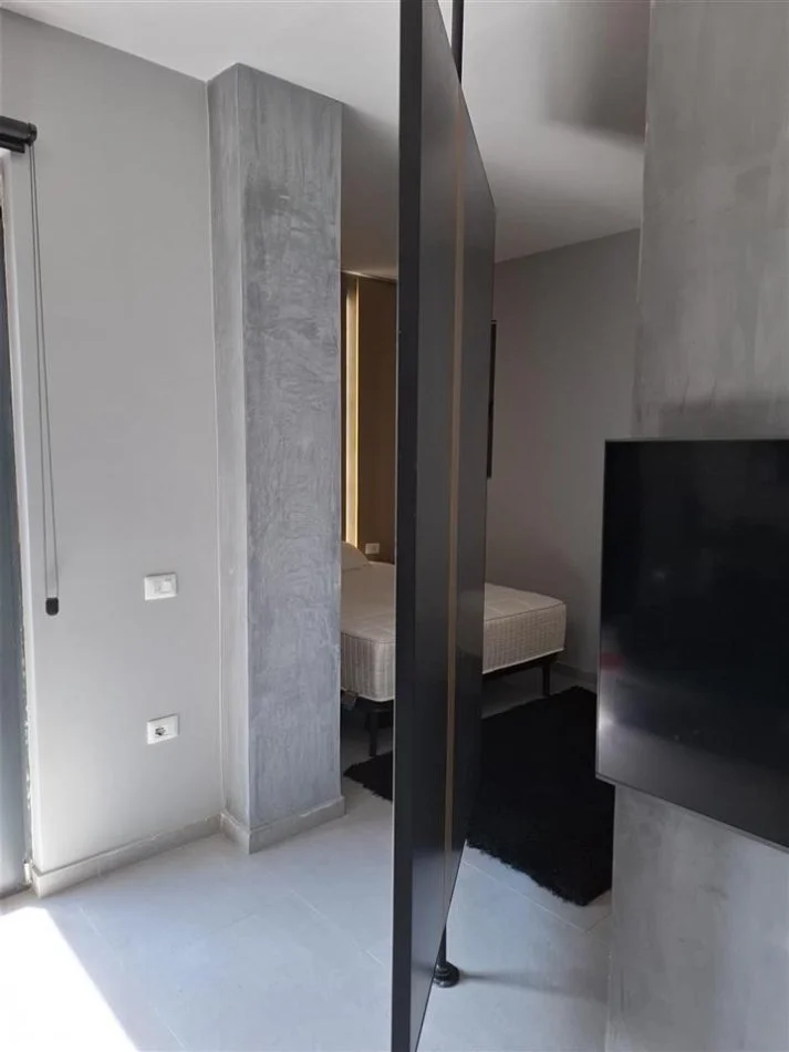 Tirane, jepet me qera 1+1+Ballkon Kati 9, 59 m² 850 € (rruga e kosovareve)