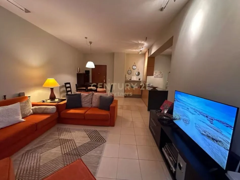 Tirane, jepet me qera apartament 2+1+Ballkon Kati 4, 97 m² 600 € (Rruga e Barrikadave)