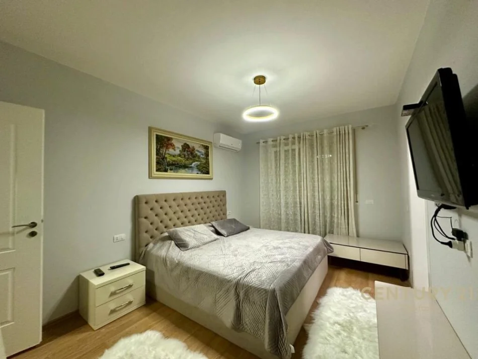 Tirane, shitet apartament 2+1 Kati 2, 113 m² 200.000 € (Rruga 5 Maji)