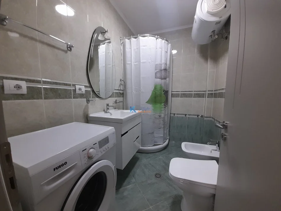 Tirane, jap me qera apartament 2+1+Ballkon Kati 8, 120 m² 650 € (Stacioni i Trenit)