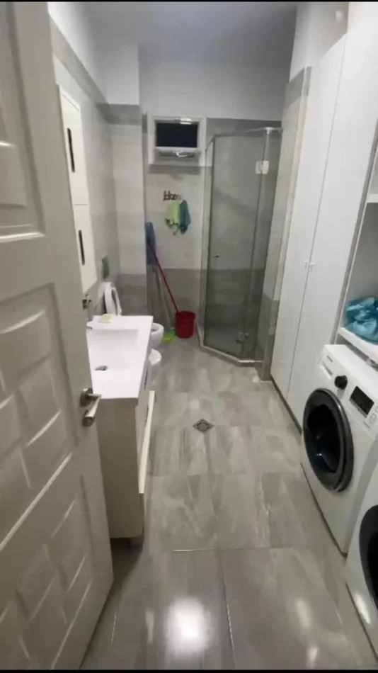 Tirane, jepet me qera apartament 2+1 Kati 4, 100 m² 700 € (Liqeni i Tiranes, Kopshti Zoologjik)