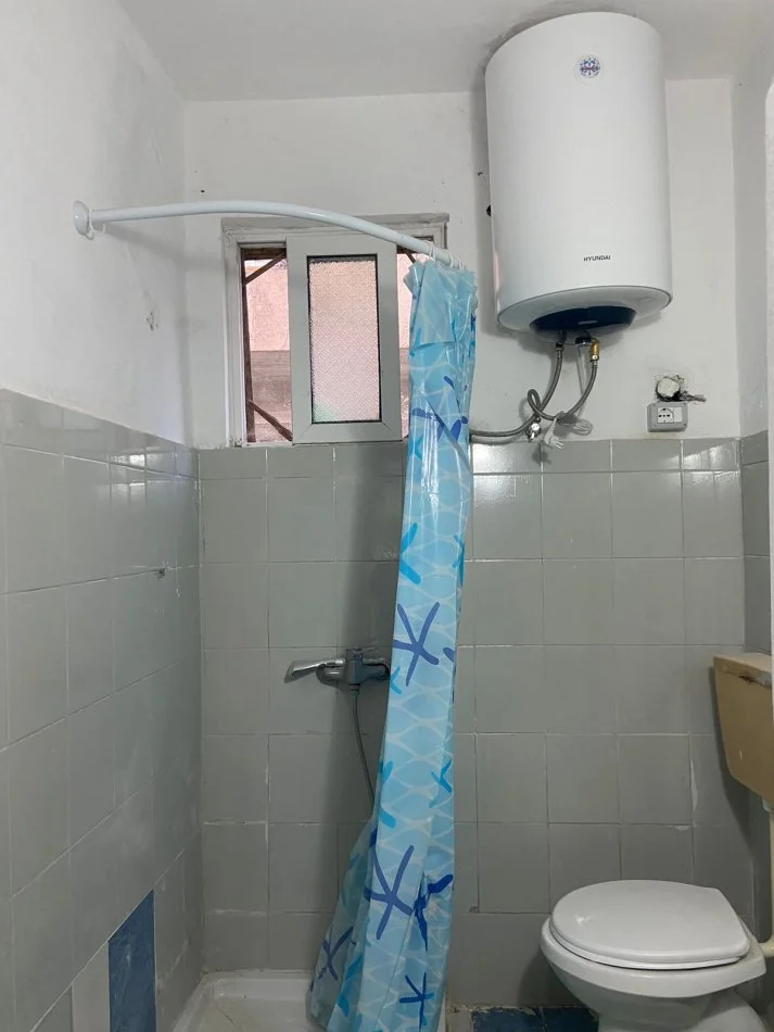 Vlore, jepet me qera apartament 1+1 Kati 0, 55 m² 150 € (te shkolla Xhyeri, Vlorë) RV46485