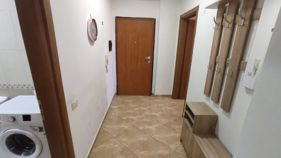 Tirane, jepet me qera apartament 1+1+Ballkon Kati 7, 70 m² 390 € (Shkolla e Baletit, prane Tregut Elektrik)