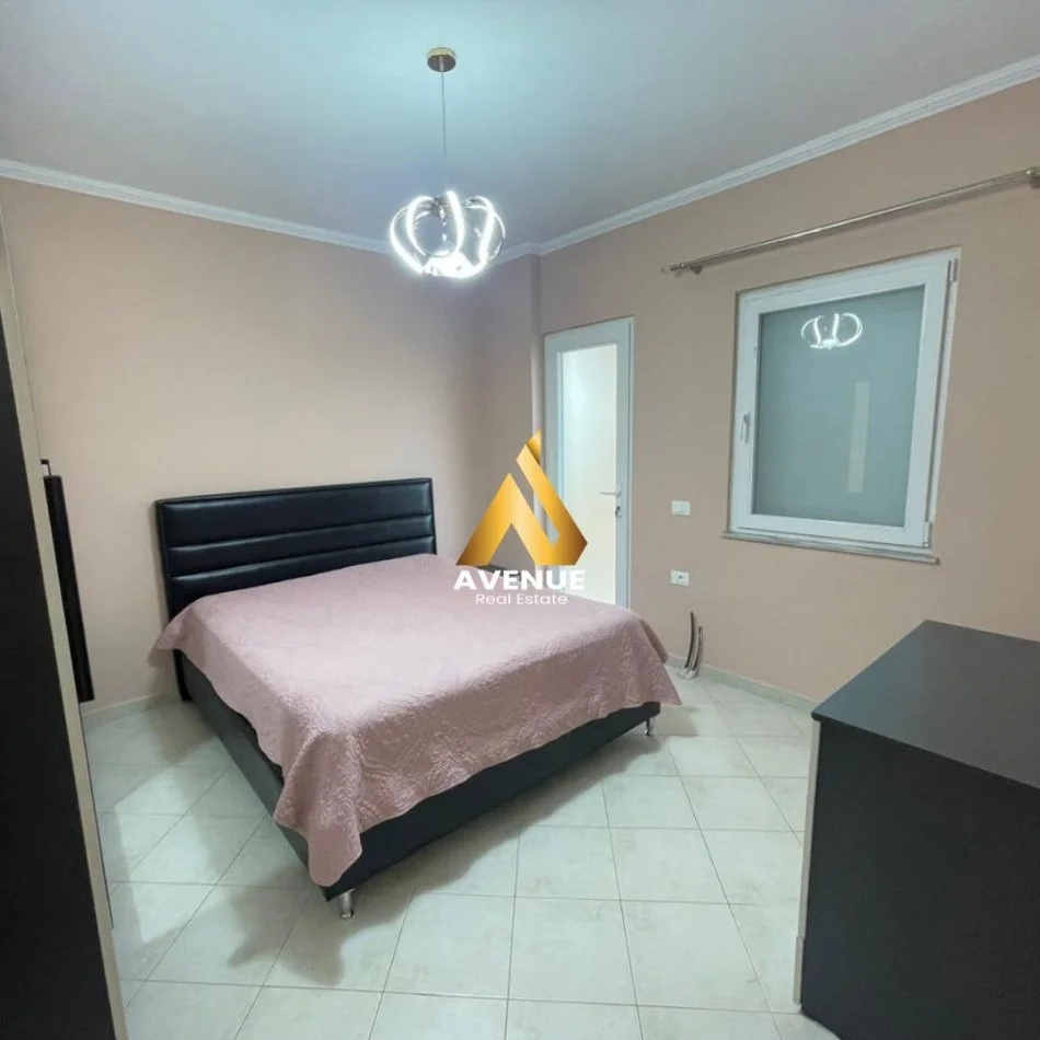 Tirane, jepet me qera apartament 2+1+Ballkon Kati 1, 90 m² 650 € (arkitekt kasemi)