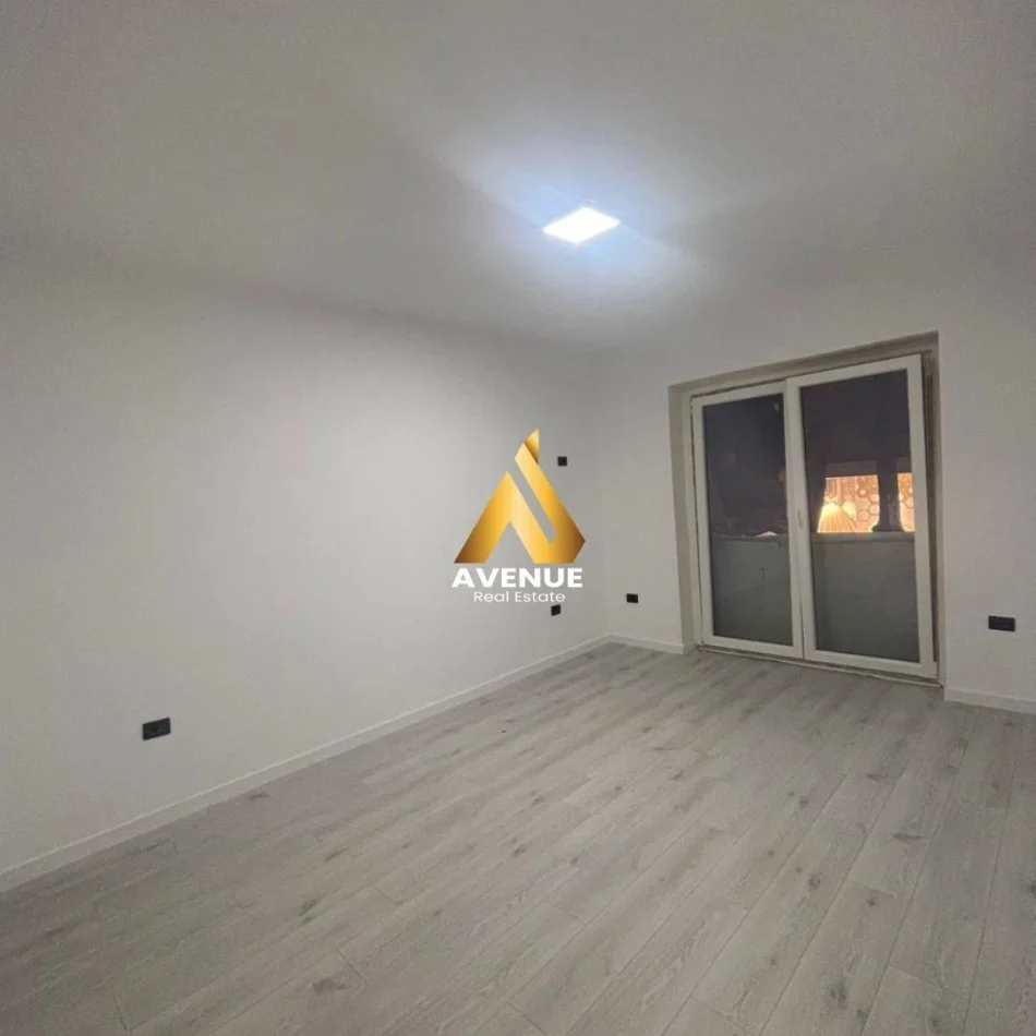 Tirane, jepet me qera ambjent biznesi Kati 1, 110 m² 1.100 € (MYSLYM SHYRI)