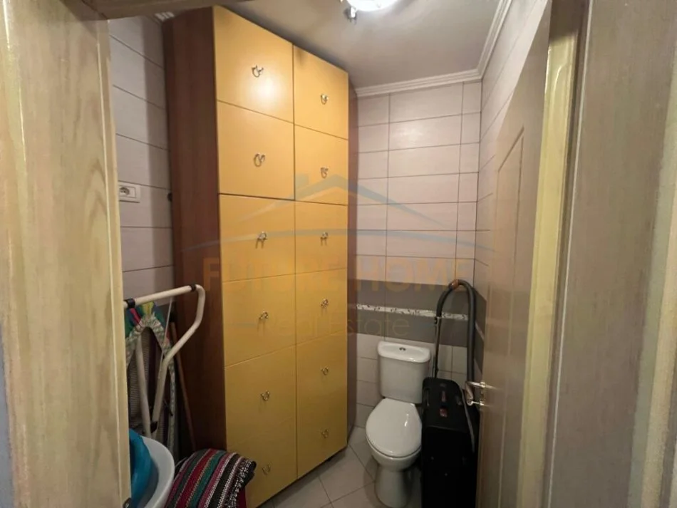 Tirane, jepet me qera apartament 2+1+Aneks+Ballkon Kati 4, 79 m² 600 € (tregu elektrik)