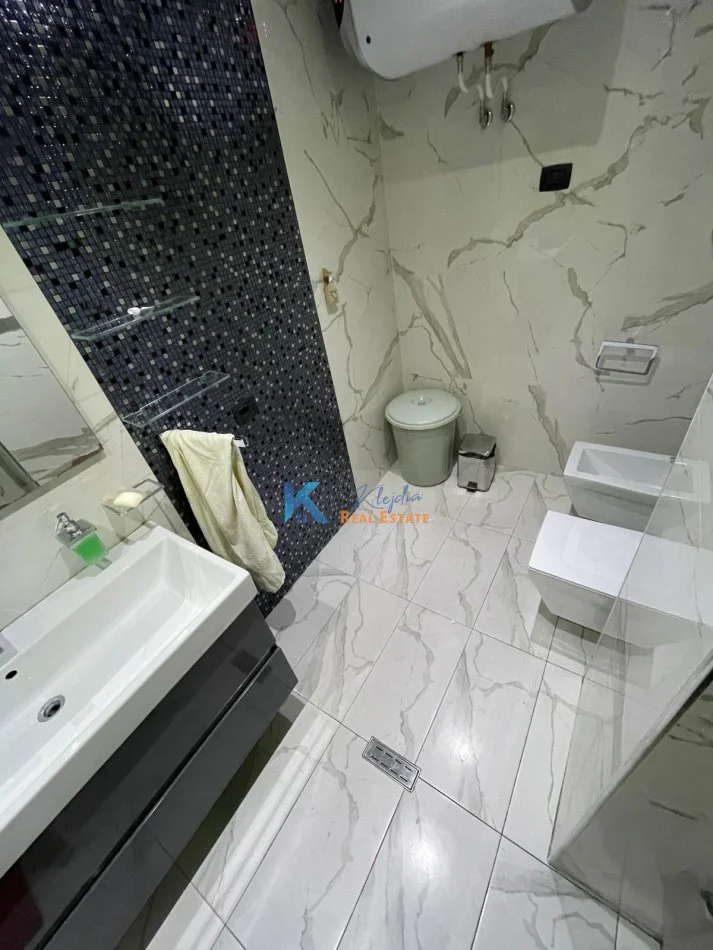 Tirane, jap me qera apartament 2+1+Aneks+Ballkon Kati 6, 125 m² 800 € (Bulevardi Zogu I)