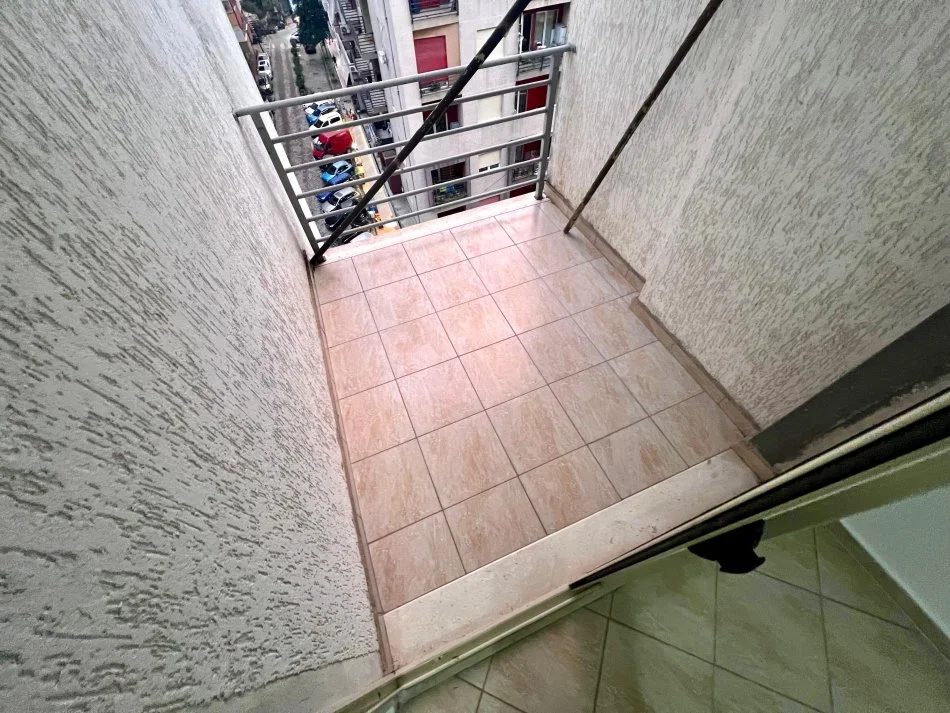 Tirane, jepet me qera apartament 2+1+Ballkon Kati 5, 116 m² 450 € (Astir)