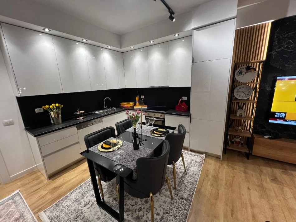 Tirane, shitet apartament 2+1+Aneks+Ballkon Kati 3, 101 m² 258.000 € (Komuna e Parisit)