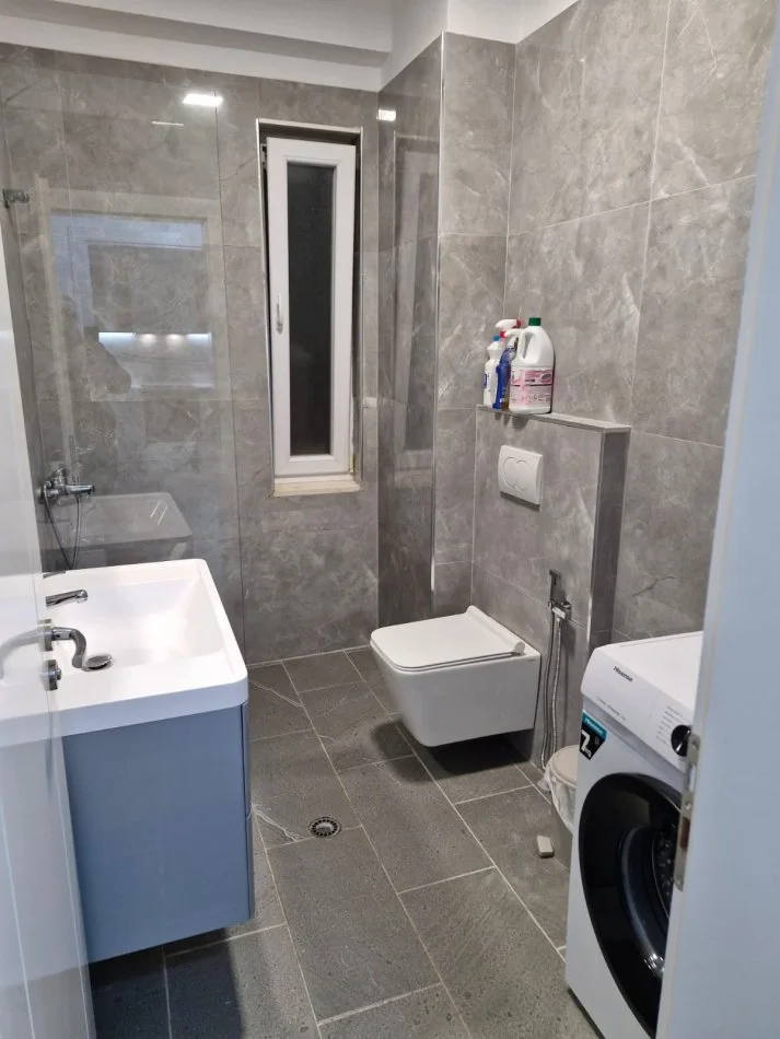Tirane, jepet me qera apartament 2+1 Kati 2, 100 m² 600 € (Rruga e Elbasanit)