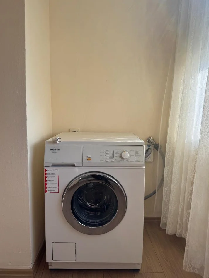 Tirane, jepet me qera apartament 1+1 Kati 3, 60 m² 350 € (Tek ish Tregu Elektrik)