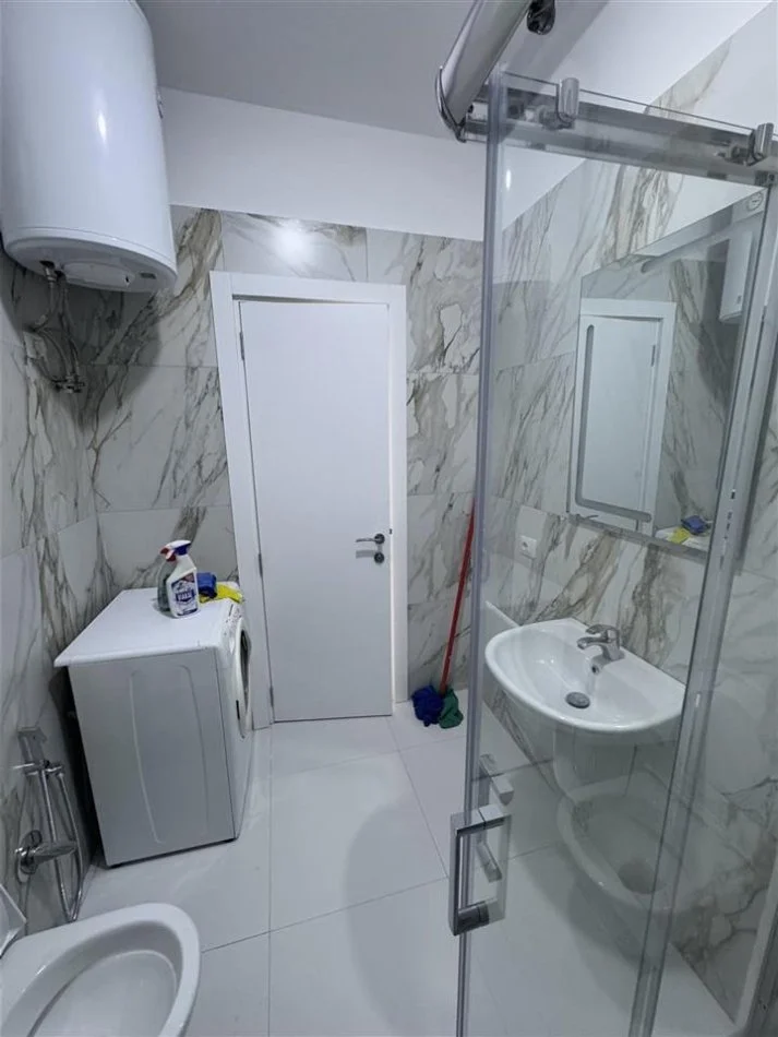 Tirane, jap me qera apartament 1+1+Ballkon Kati 5, 70 m² (Rruga Bardhyl, afer bar Oslo)